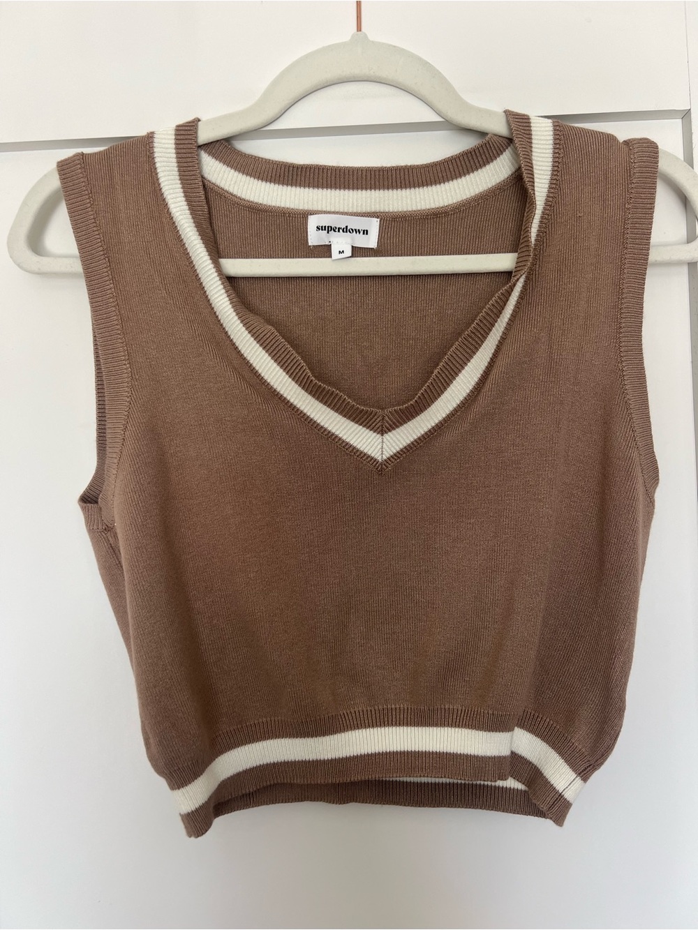 Superdown Brown Sleeveless V-Neck Knit Vest with Cream Trim set